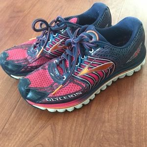 Women’s brooks running shoes